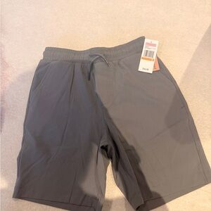 Vineyard Vines Kids Gray Performance Jetty Short - size small